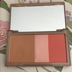 urban decay naked flushed palette in streak